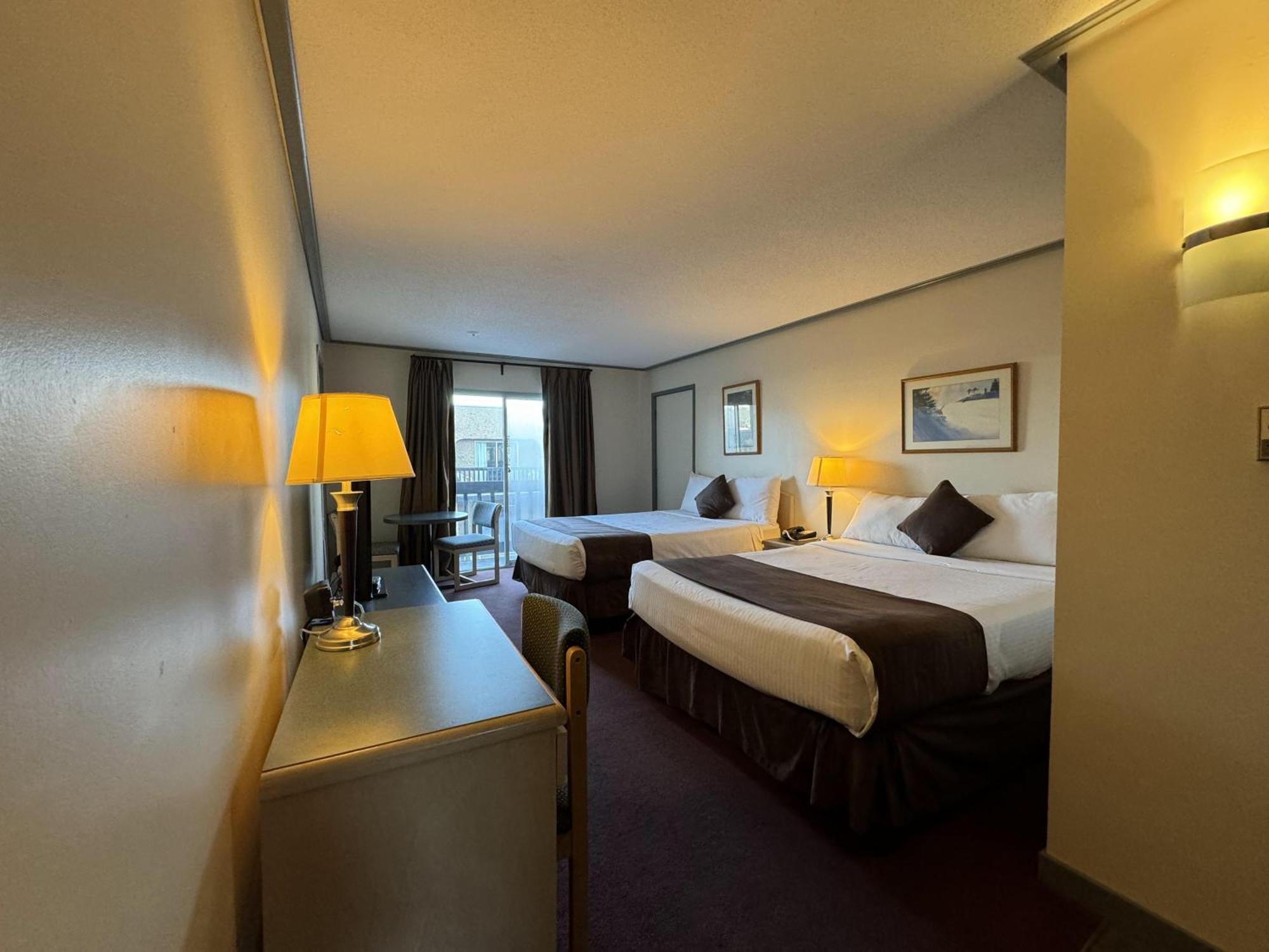 Divya Sutra Plaza And Conference Centre, Vernon, Bc Екстер'єр фото