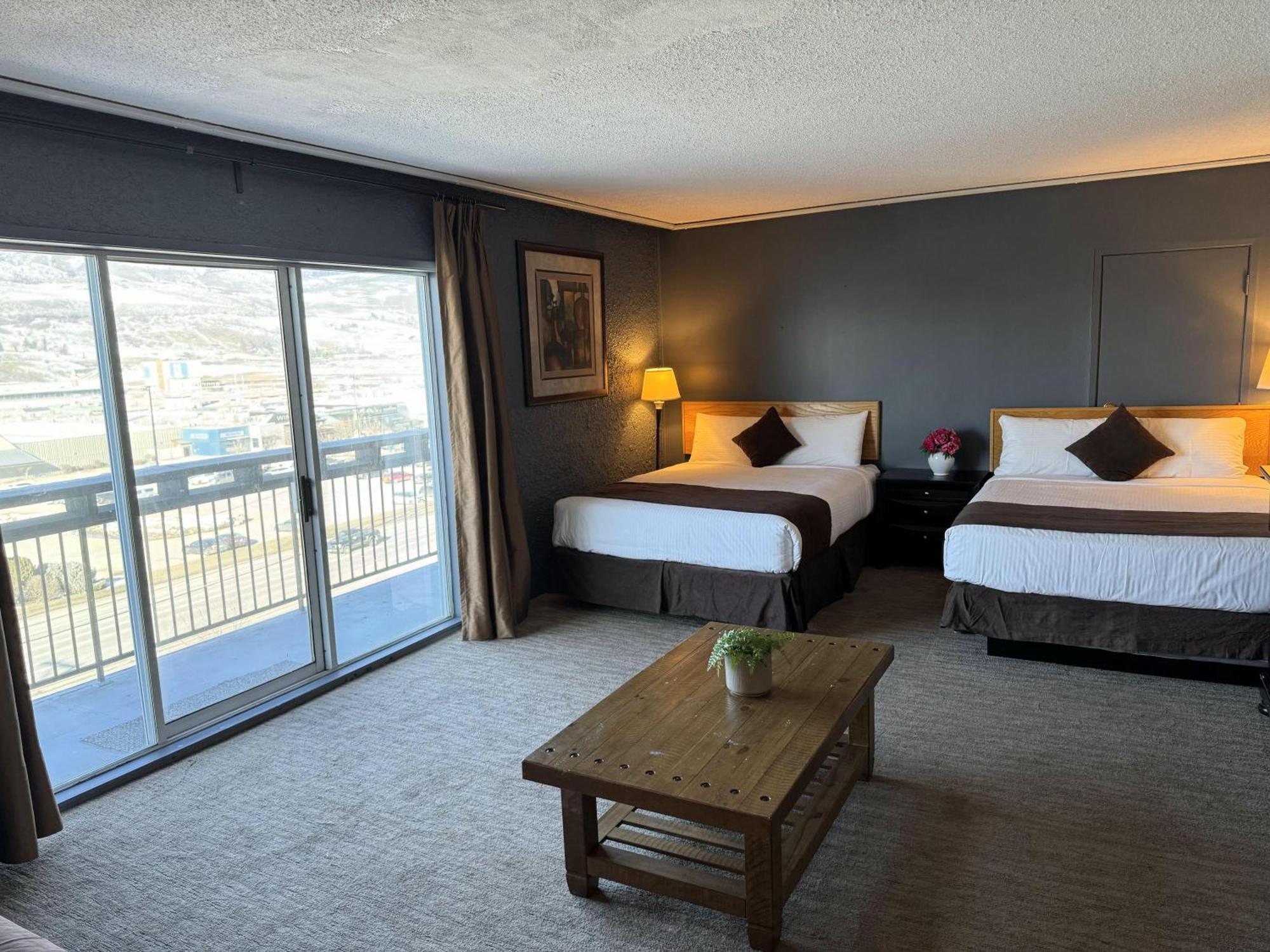 Divya Sutra Plaza And Conference Centre, Vernon, Bc Екстер'єр фото