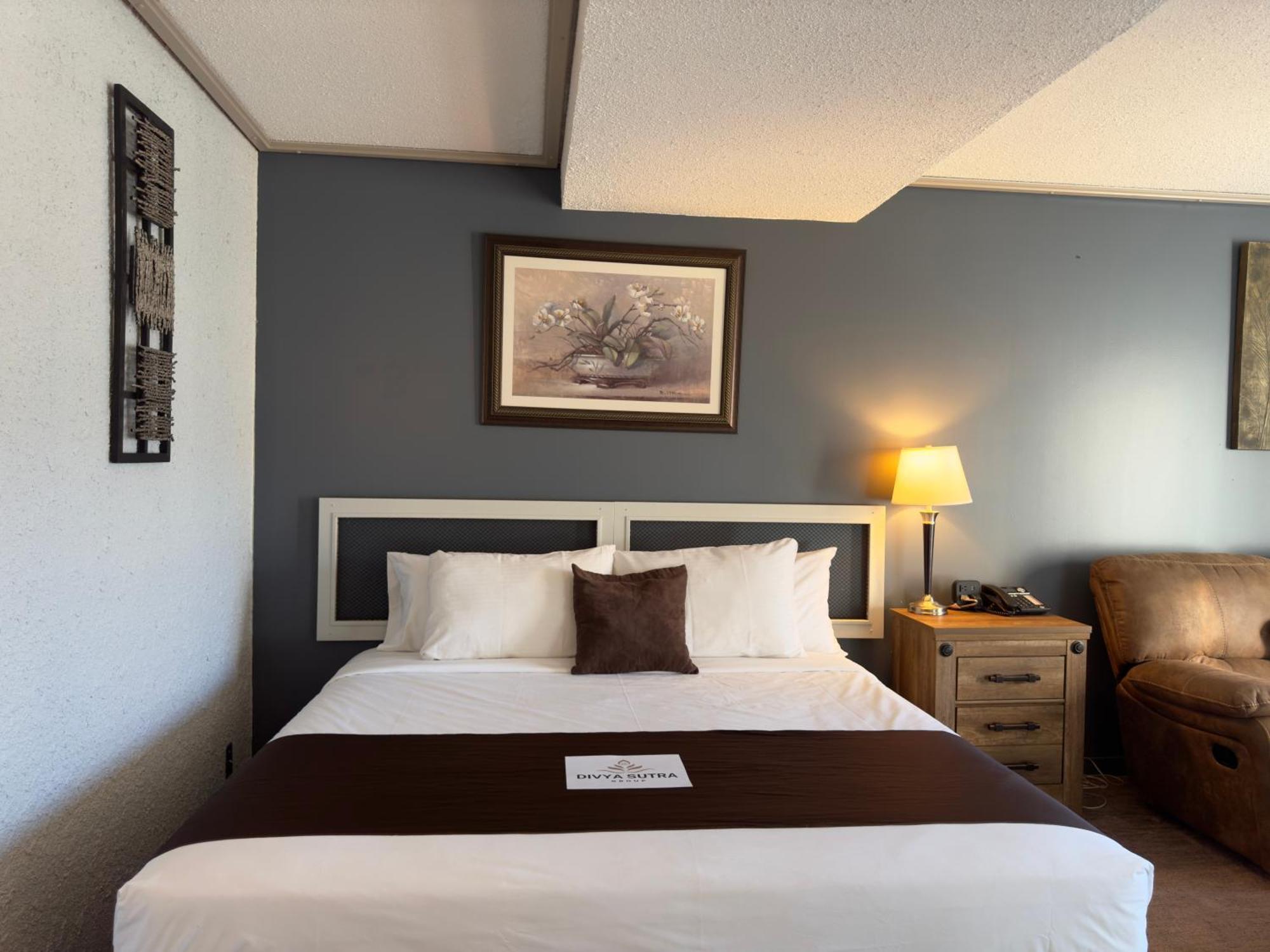 Divya Sutra Plaza And Conference Centre, Vernon, Bc Екстер'єр фото
