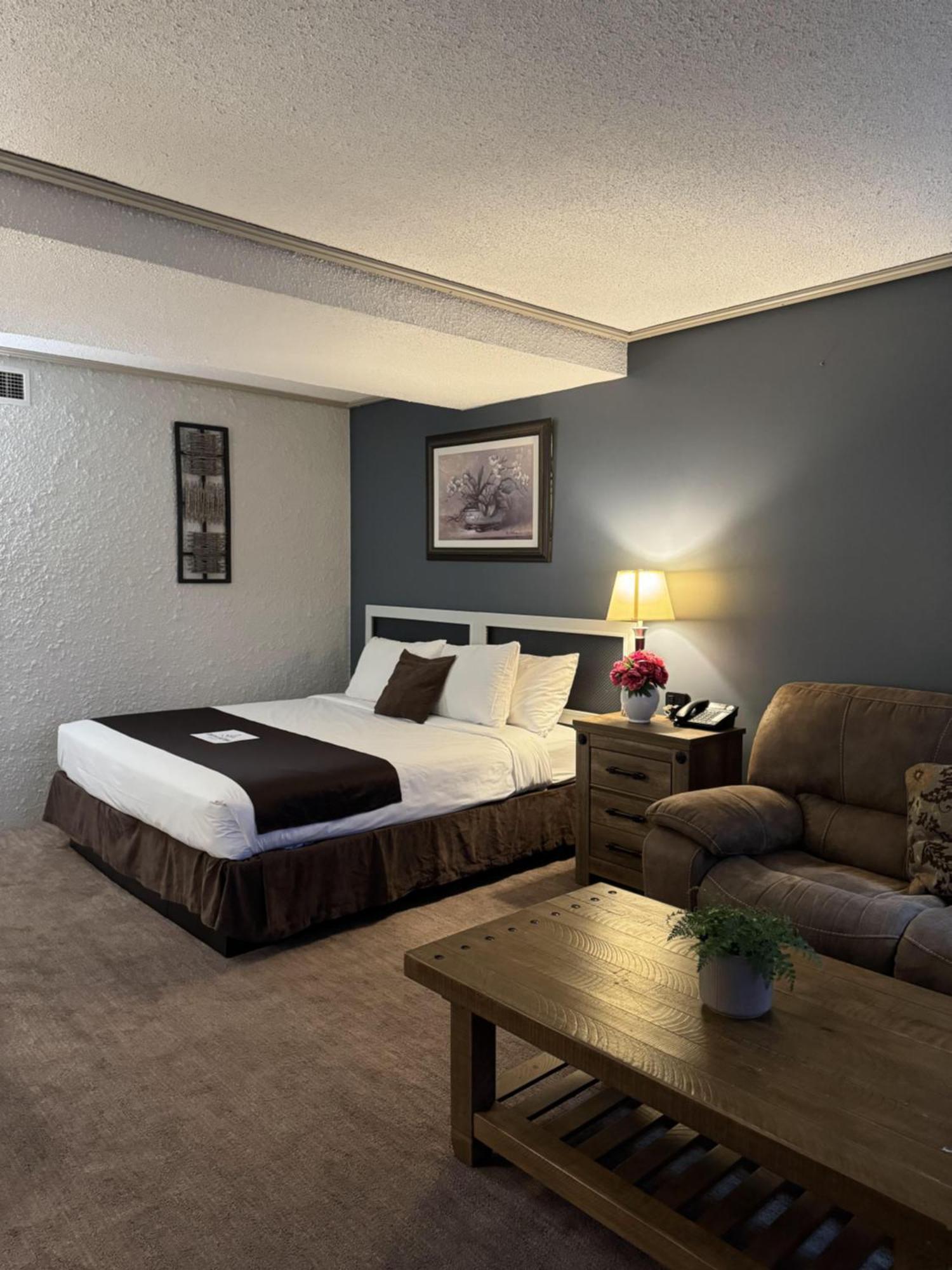 Divya Sutra Plaza And Conference Centre, Vernon, Bc Екстер'єр фото
