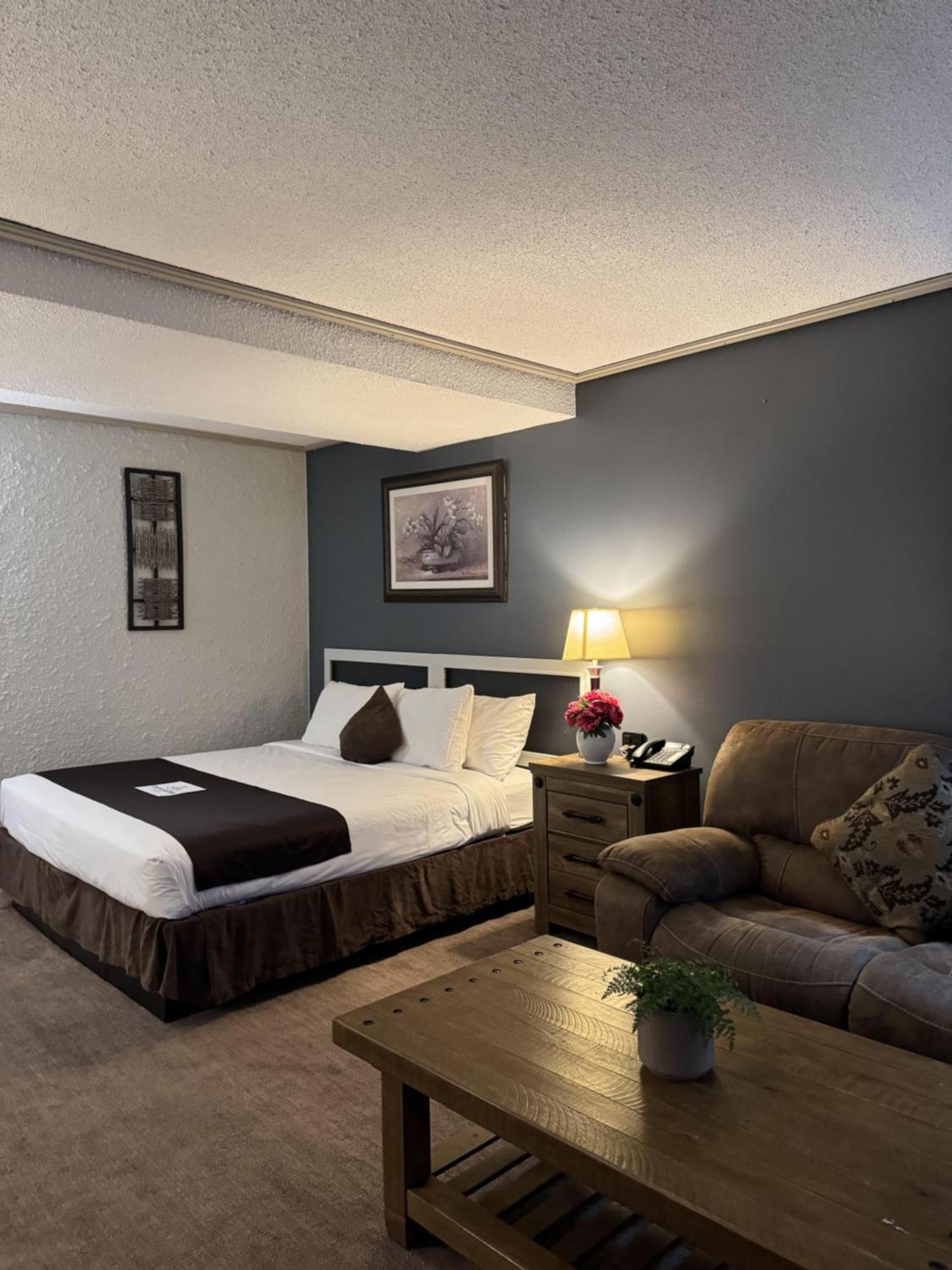 Divya Sutra Plaza And Conference Centre, Vernon, Bc Екстер'єр фото