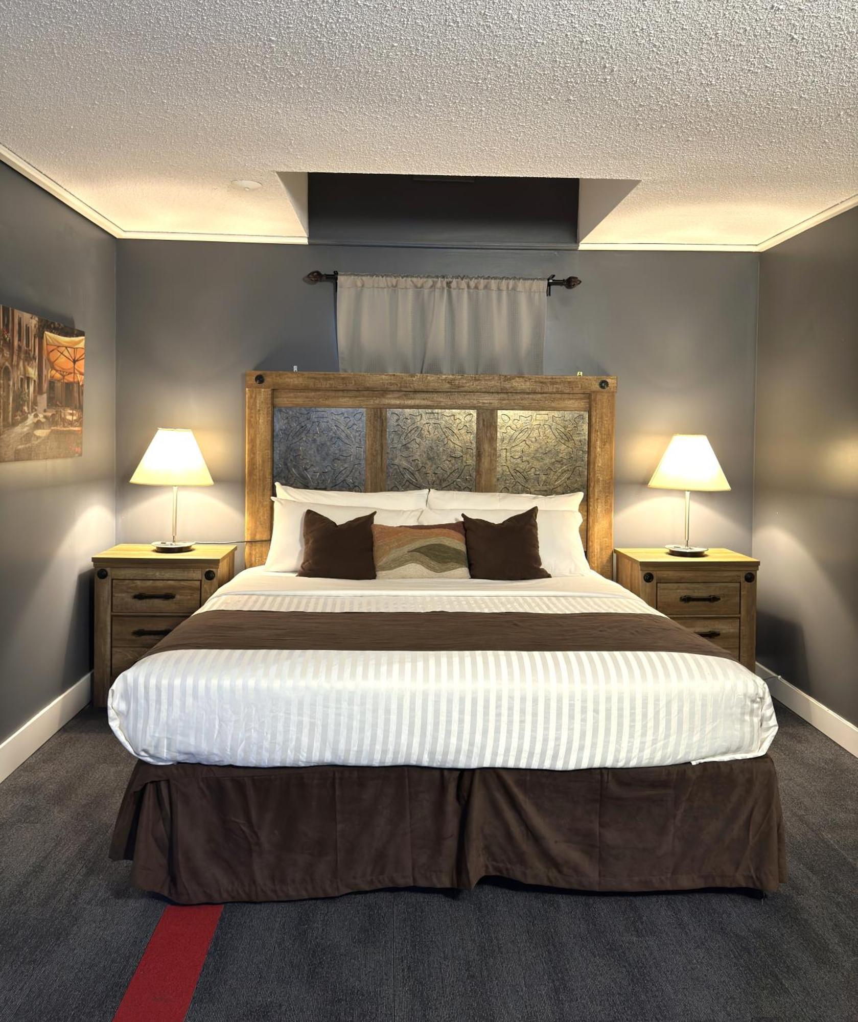 Divya Sutra Plaza And Conference Centre, Vernon, Bc Екстер'єр фото
