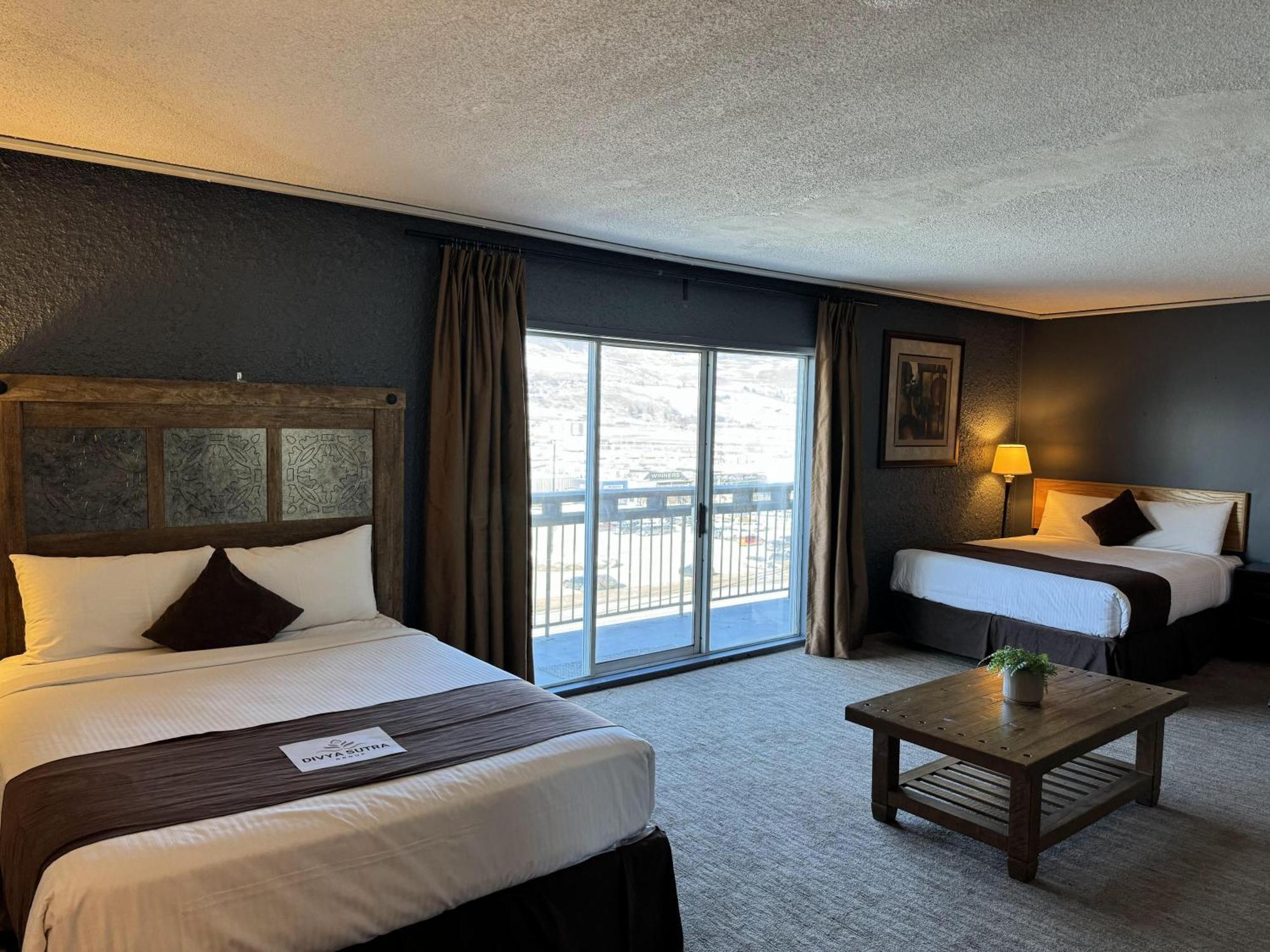 Divya Sutra Plaza And Conference Centre, Vernon, Bc Екстер'єр фото