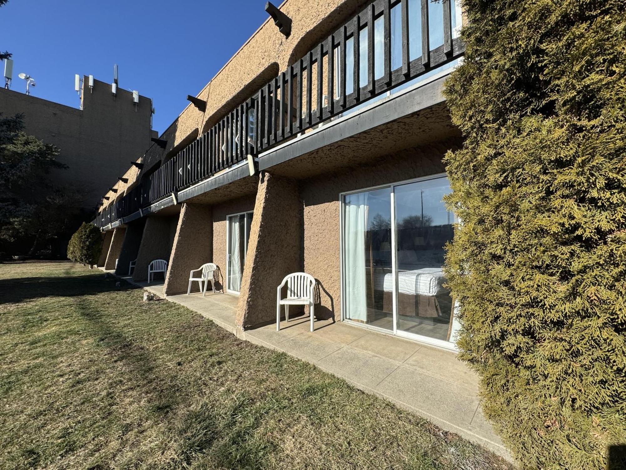 Divya Sutra Plaza And Conference Centre, Vernon, Bc Екстер'єр фото