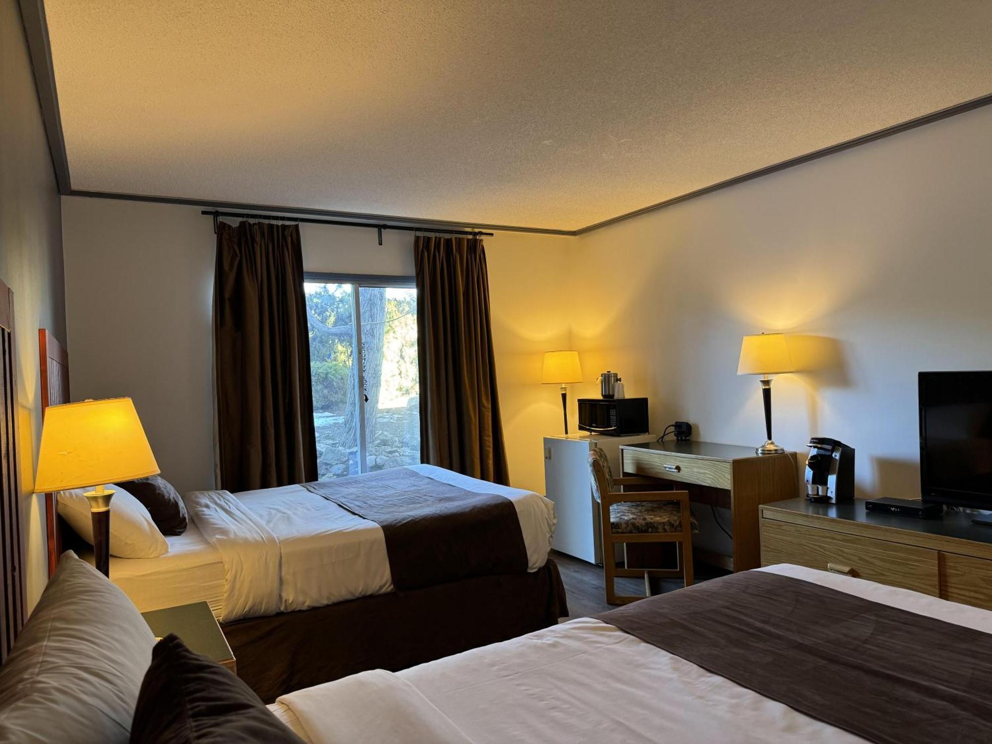 Divya Sutra Plaza And Conference Centre, Vernon, Bc Екстер'єр фото