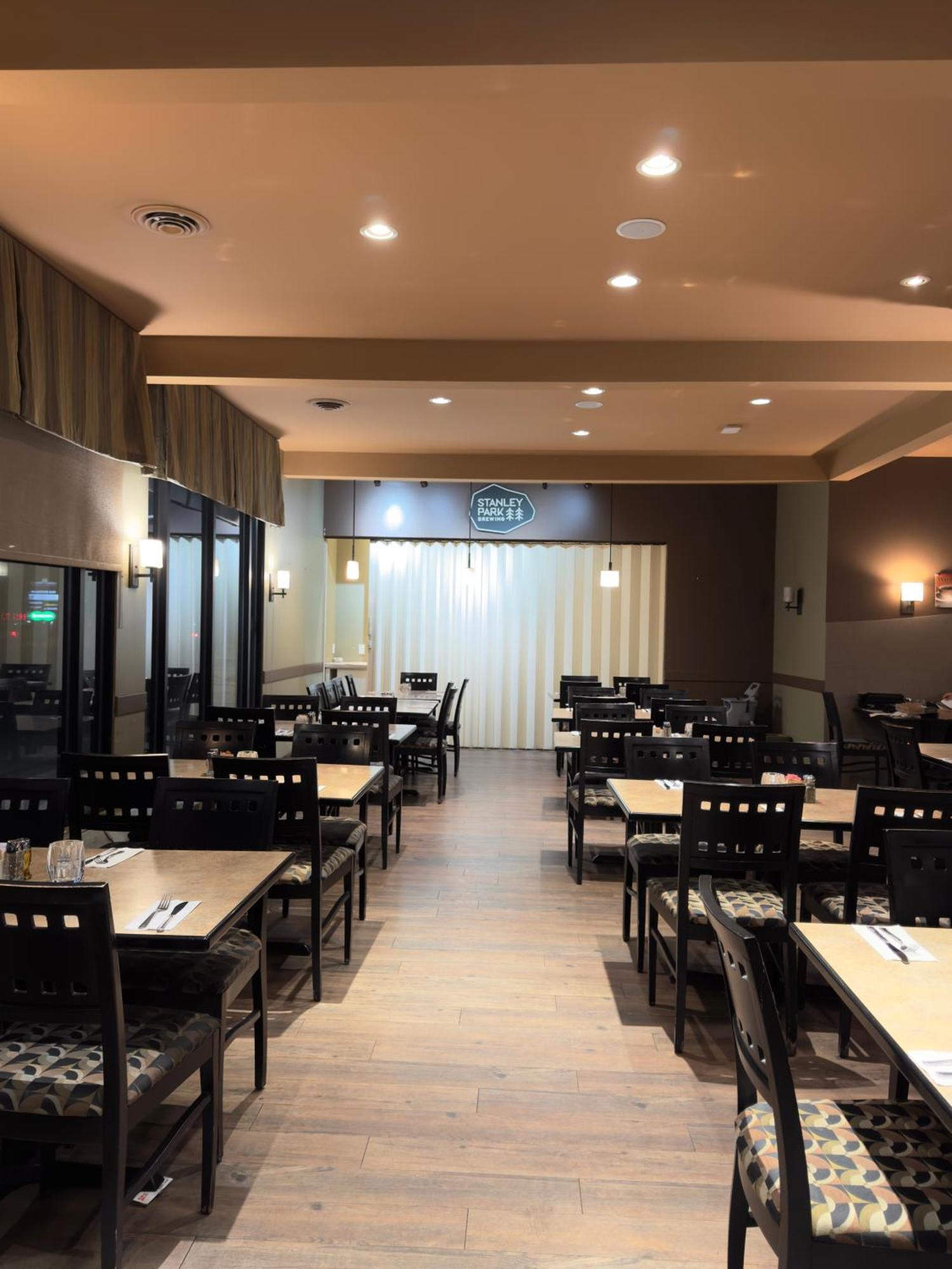 Divya Sutra Plaza And Conference Centre, Vernon, Bc Екстер'єр фото