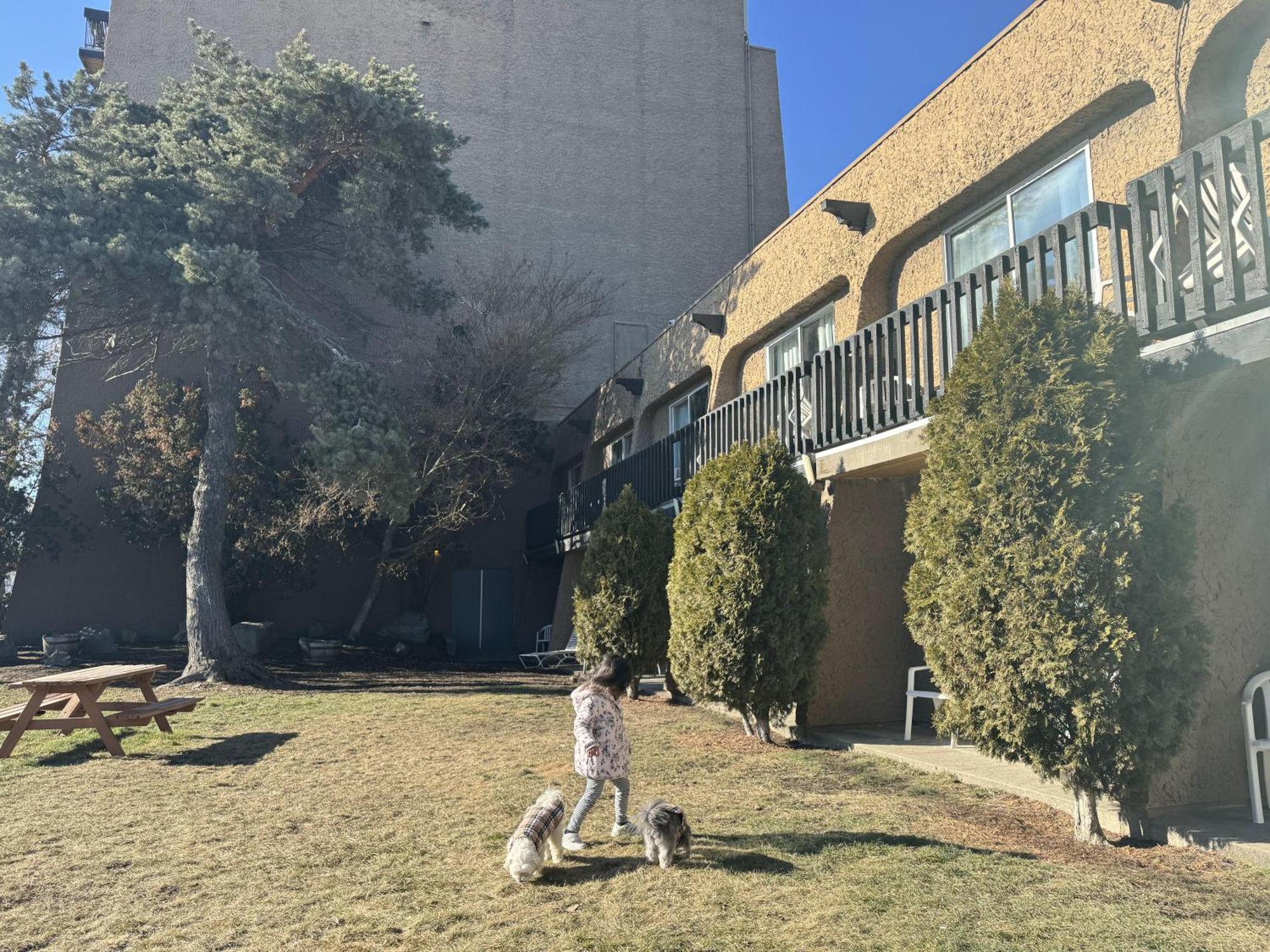 Divya Sutra Plaza And Conference Centre, Vernon, Bc Екстер'єр фото