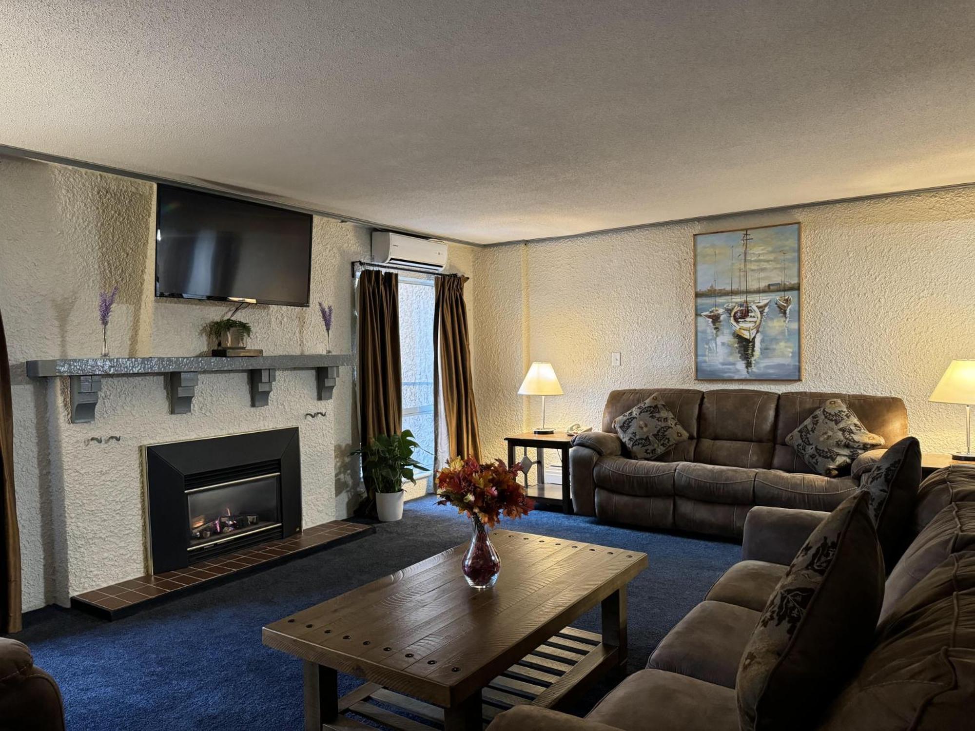 Divya Sutra Plaza And Conference Centre, Vernon, Bc Екстер'єр фото